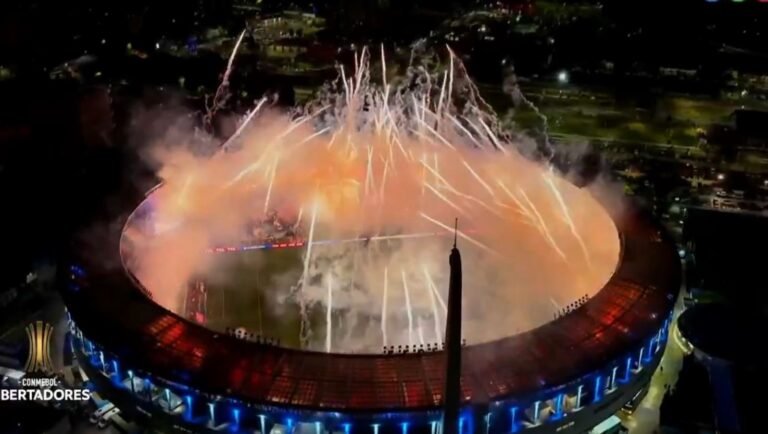 You can only enjoy this atmosphere in the “Copa Libertadores”, what happened at the Racing Club stadium is extraordinary.
